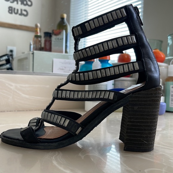 Jeffrey Campbell Heels - Picture 7 of 8